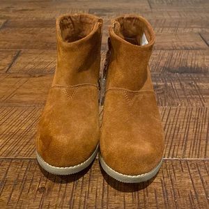 Girls suede Toms Leila zip up Booties